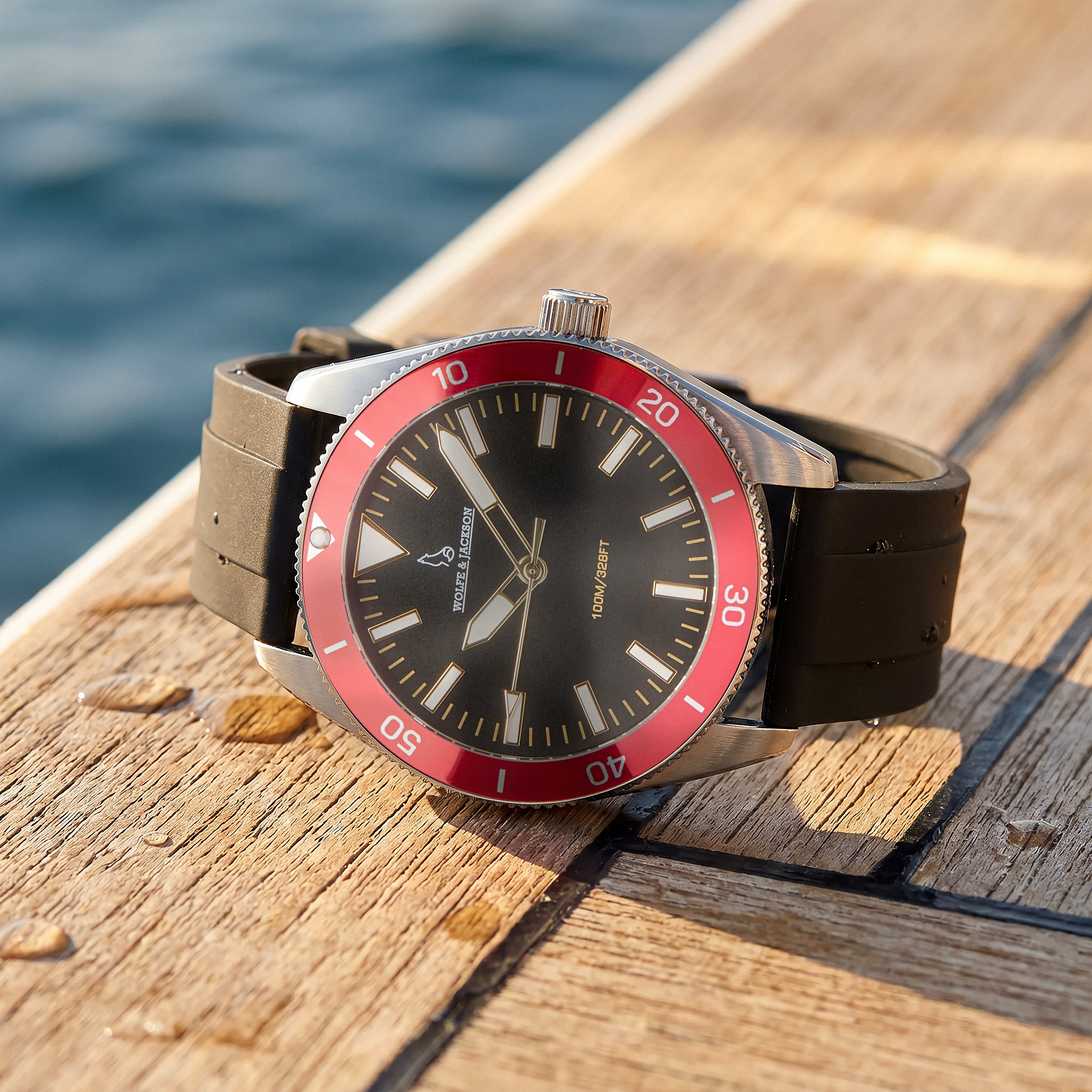 Campfield Diver 40mm Red